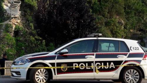Ubio se mladi policajac