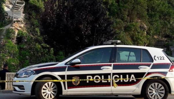 Ubio se mladi policajac