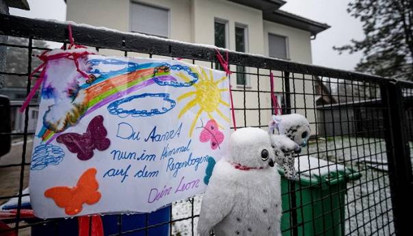 Ubio suprugu i troje djece i izvršio samoubistvo zbog lažnog certifikata