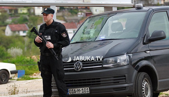 Ubistvo kod Širokog Brijega, naoružani ubica u bijegu