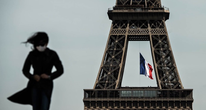 Ubrzano širenje virusa: Zatvoreni kafići u Parizu