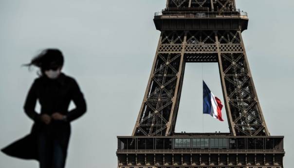 Ubrzano širenje virusa: Zatvoreni kafići u Parizu