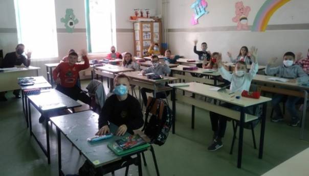 Učenici u BPK ponovo u školskim klupama