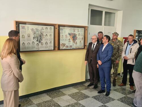 Učenici u TK kroz infografike uče o herojima odbrane BiH