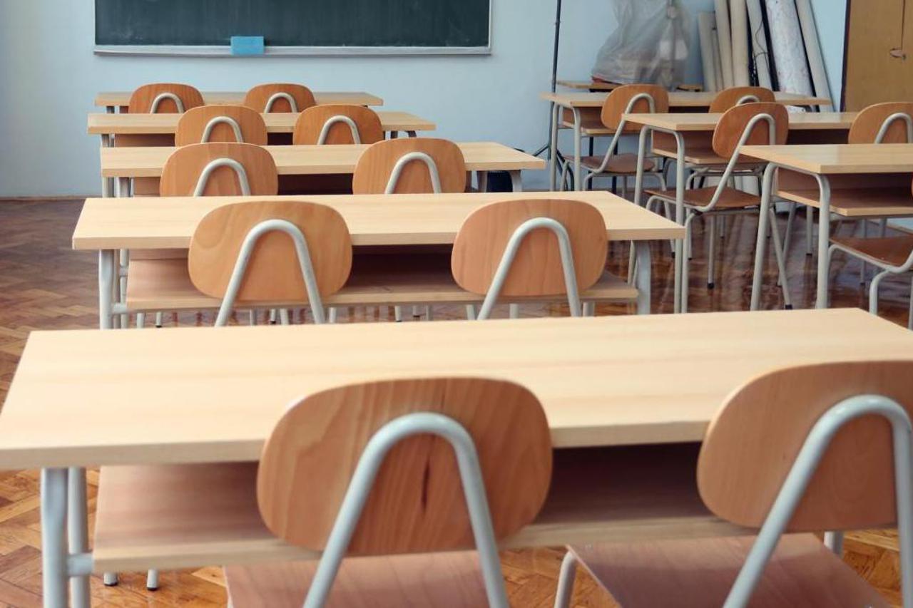 Učenik iz B. Gradiške donio pištolj u školu, planirao pljačku sa drugovima