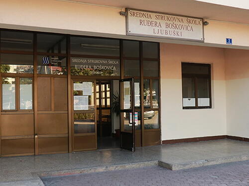 Učenik u Ljubuškom navodno prijetio profesorima da će ih pobiti