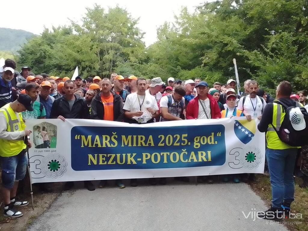Učesnici Marša mira krenuli na zadnju dionicu prema Potočarima