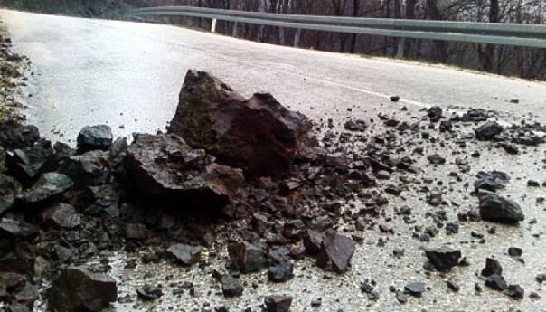 Učestali odroni na putu Jablanica Mostar, poslije mosta Begića