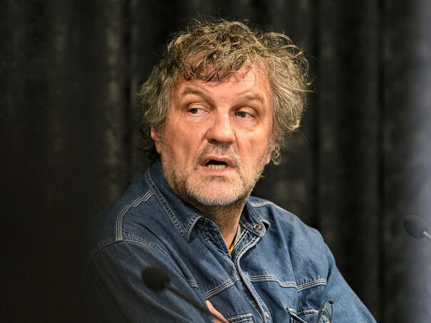 Udar na slobodu govora: Kusturica tražio da se novinarki zabrani rad