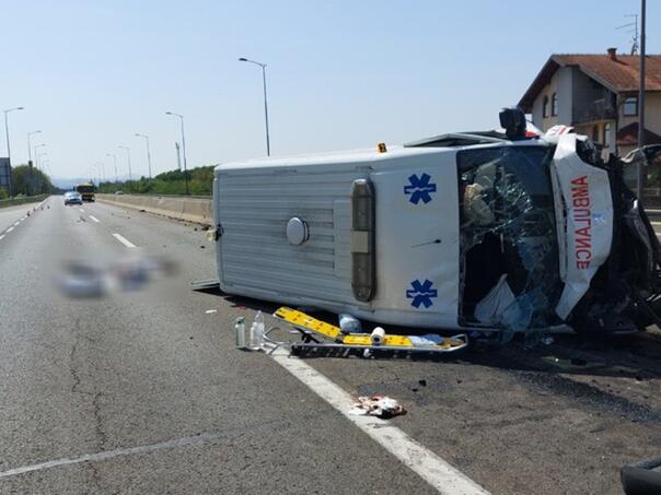 Udes na autoputu kod Laktaša, jedna osoba pogunila