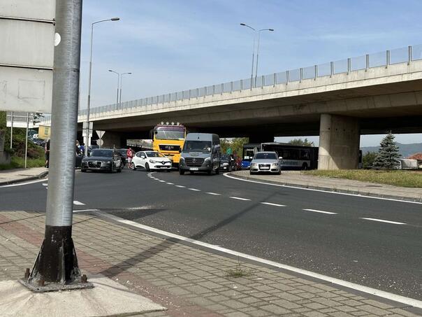 Udes na kružnom toku na Stupu