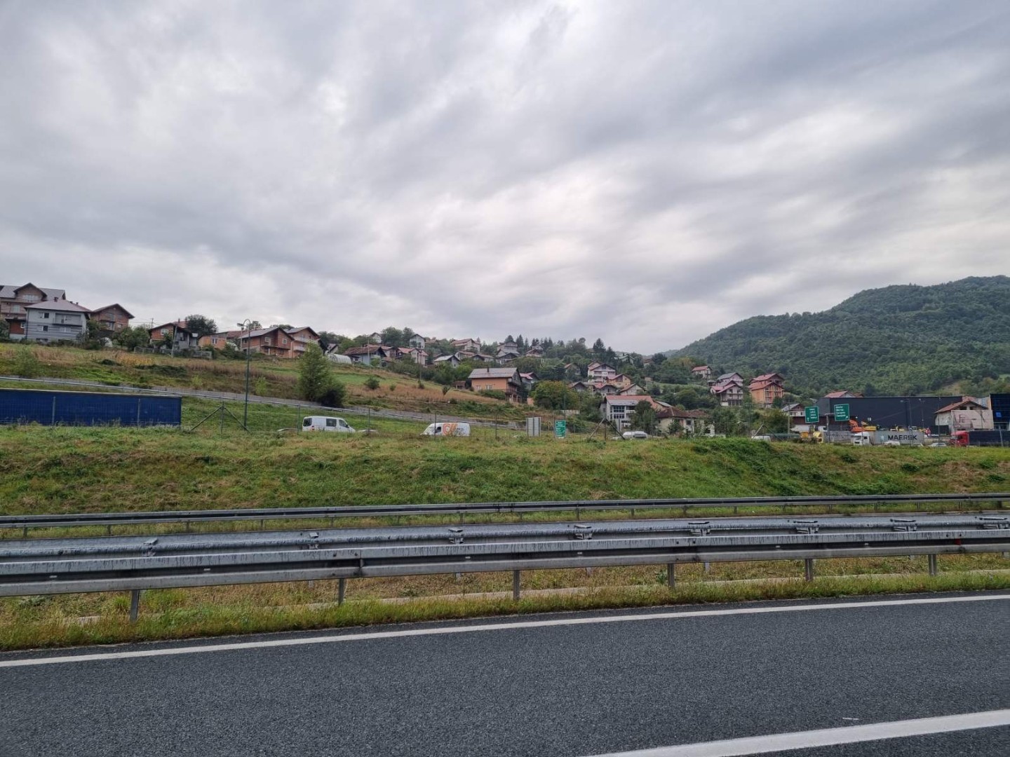 Udes na kružnom toku u Vogošći, velike gužve