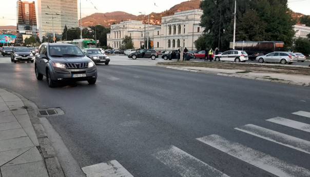 Udes u Sarajevu: Sudarila se dva vozila, tramvajski saobraćaj bio u prekidu