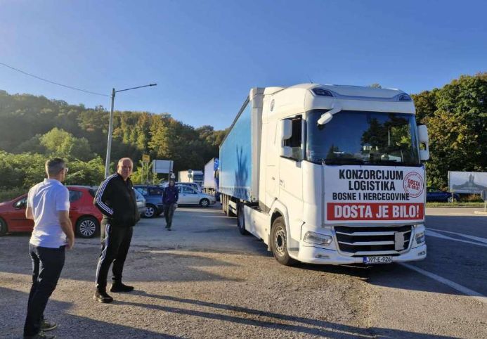 Udruženje poljoprivrednika moli demonstrante da propuste cisterne s mlijekom
