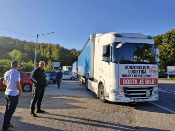 Udruženje poljoprivrednika moli demonstrante da propuste cisterne s mlijekom