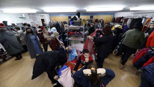 Udruženje Pomozi.ba otvorilo humanitarni bazar za najugroženije građane BiH