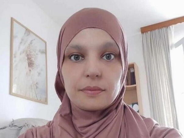 Udruženje Pomozi.ba pokrenulo apel za liječenje Elvire, majke tri djevojčice, koja boluje od karcinoma dojke