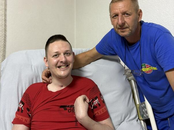 Udruženje Pomozi.ba pokrenulo apel za mladića Mustafu koji je potpuno nepokretan
