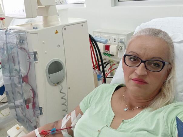 Udruženje Pomozi.ba pokrenulo apel za Saudinu koja je devet godina na dijalizi