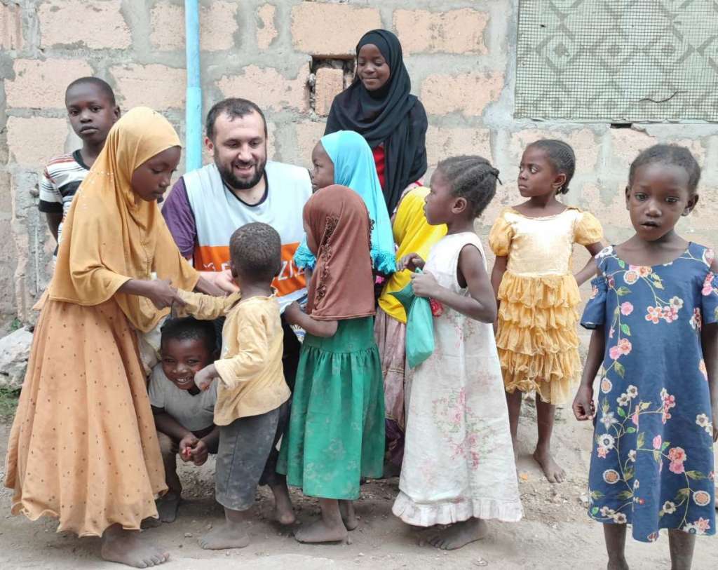 Udruženje Pomozi.ba pomaže djeci Zanzibara