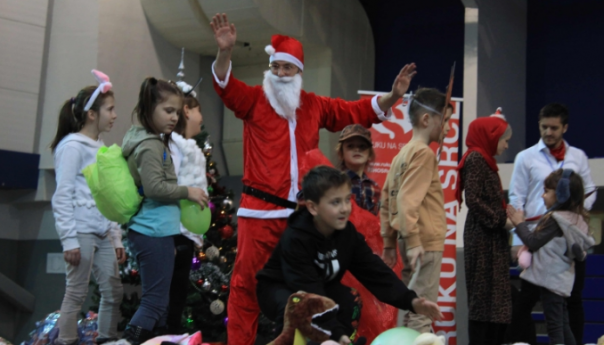 Udruženje "Ruku na srce" izmamilo 3.600 dječijih osmijeha