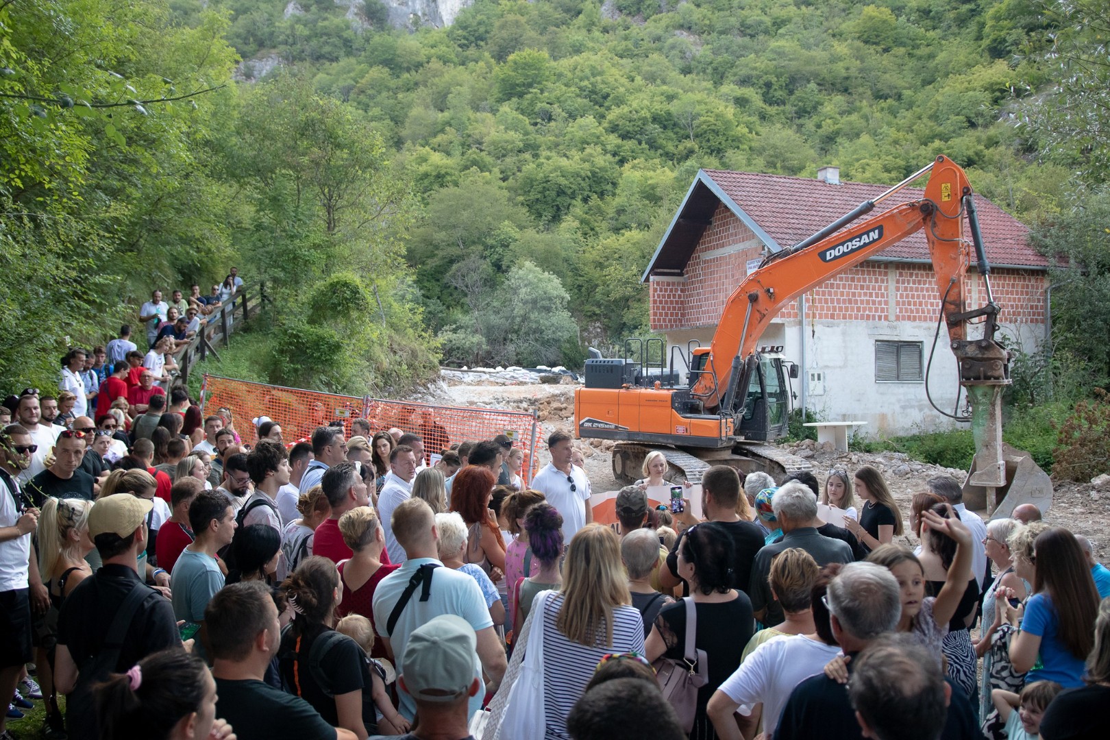Udruženje 'Una' Srb: Nije obustavljena izgradnja MHE na vrelu Une