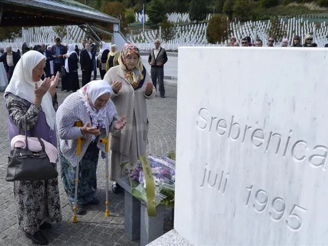 Udruženje žrtava i Pokret "Majke enklava Srebrenica i Žepa" odgovorilo Vučiću