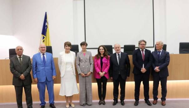 Uebber: Puna podrška Njemačke održavanju izbora u BiH