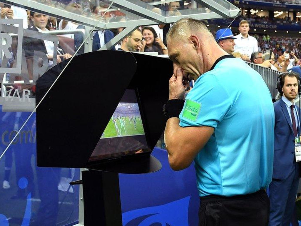 UEFA pravi veliku promjenu sa VAR-om, plan je da se manje koristi