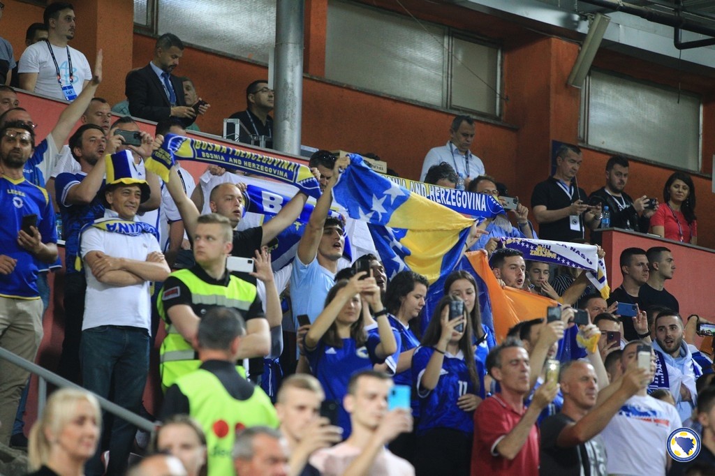 UEFA zatvorila dio Bilinog polja, stigla i novčana kazna!