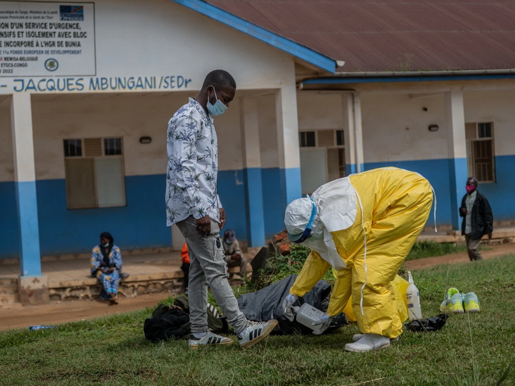 Uganda potvrdila dva nova slučaja ebole, broj zaraženih u Kongu dostigao 900