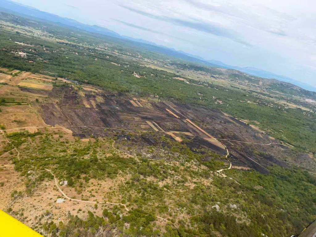 Ugašen požar između Lisica i Crvenog Grma na području Ljubuškog