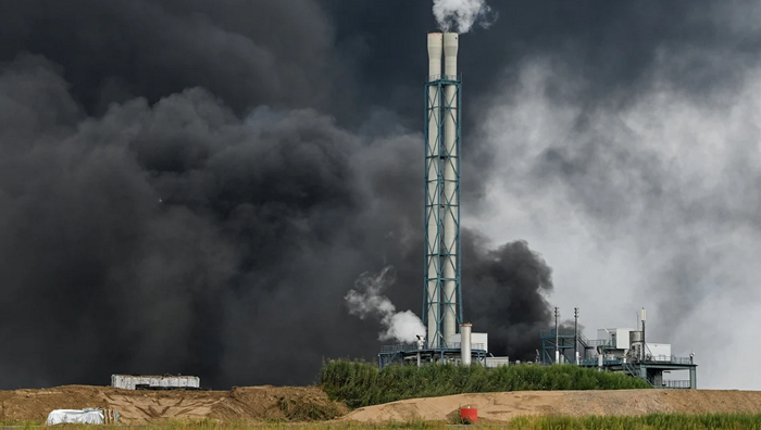 Ugašen požar u industrijskoj zoni u Leverkusenu, najmanje jedna osoba poginula