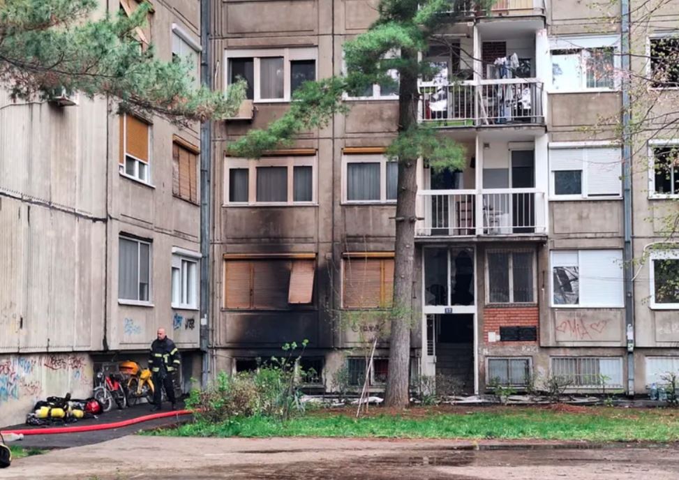 Ugašen požar u Nišu u kojem je poginula jedna osoba