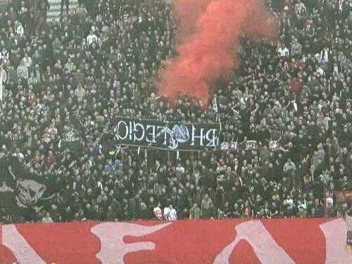 Ugasila se navijačka grupa BH Legion, Delije im oduzele i zapalile udarni transparent