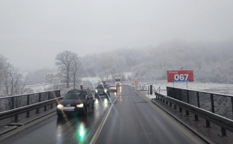 Ugaženi snijeg na putevima u višim predjelima