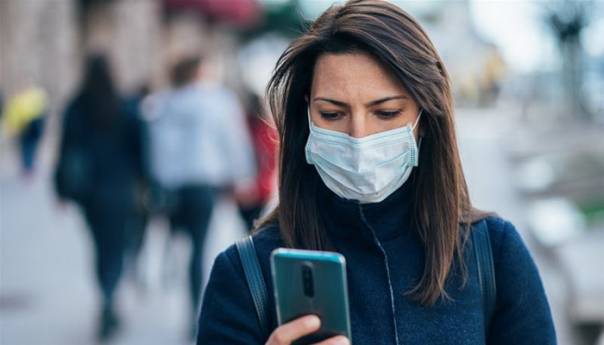 Ugledni virolog poručio: Nosite zaštitnu masku i preko nosa