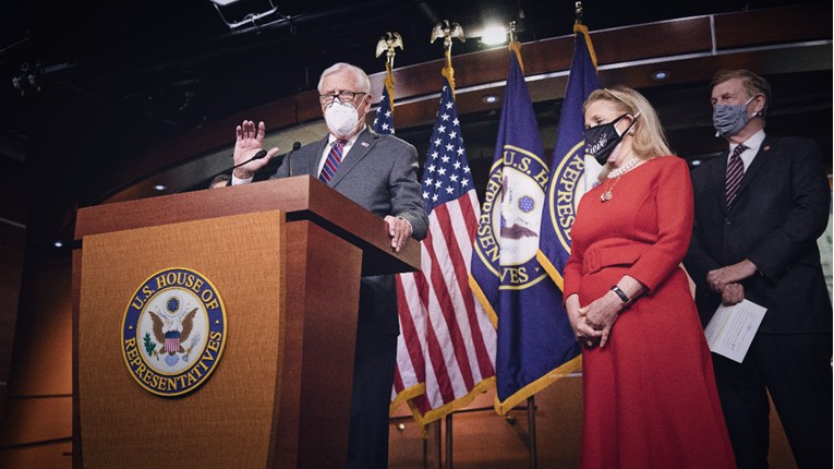 Ugrožen paket pomoći Amerikancima u pandemiji