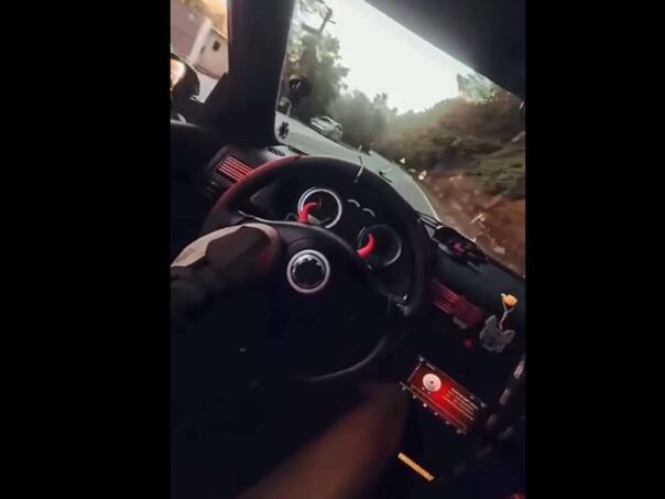 Uhapšen Konjičanin koji je nogom upravljao automobilom