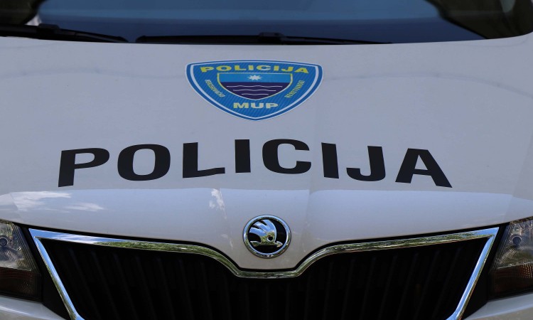 Uhapšen muškarac koji je bježao policiji prevozeći migrante