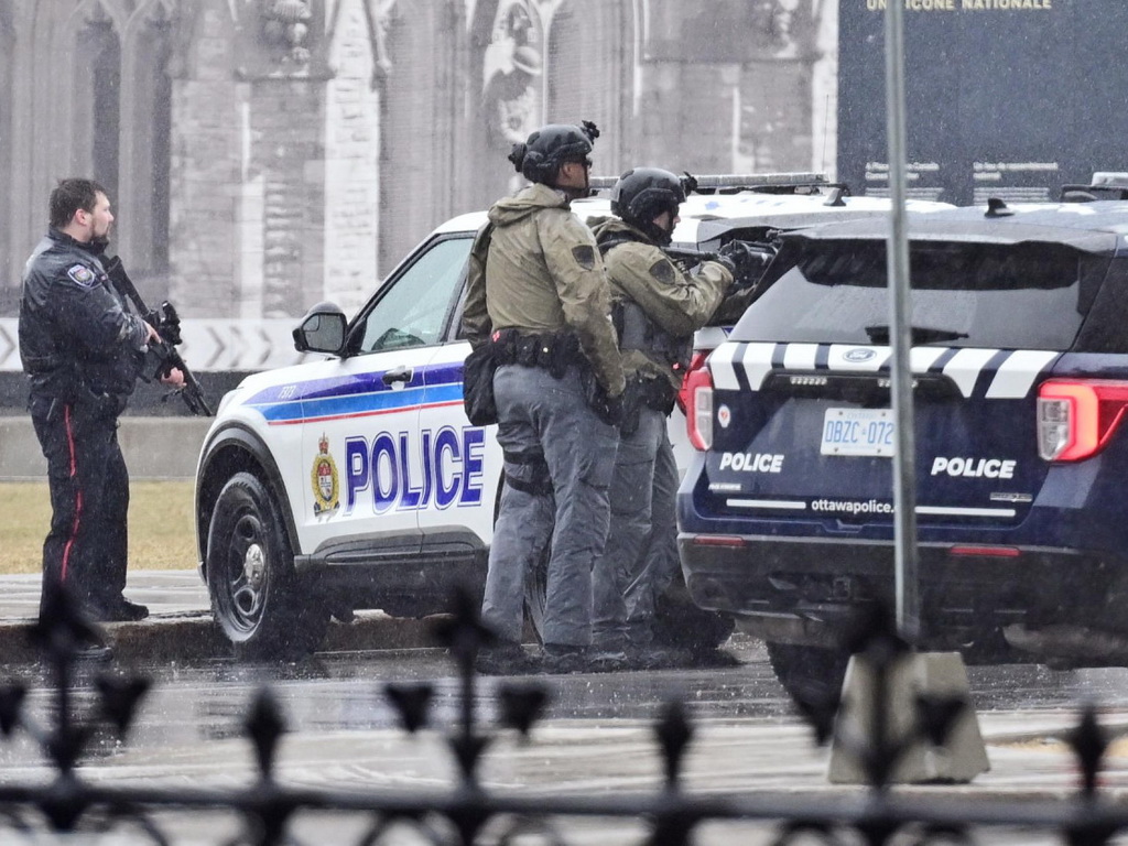 Uhapšen muškarac koji se zabarikadirao u kanadskom parlamentu