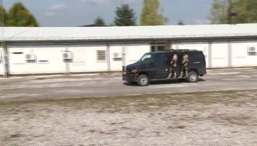 Uhapšen muškarac, prijetio da će pucati iz zolje na bazu EUFOR-a u Butmiru