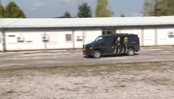 Uhapšen muškarac, prijetio da će pucati iz zolje na bazu EUFOR-a u Butmiru