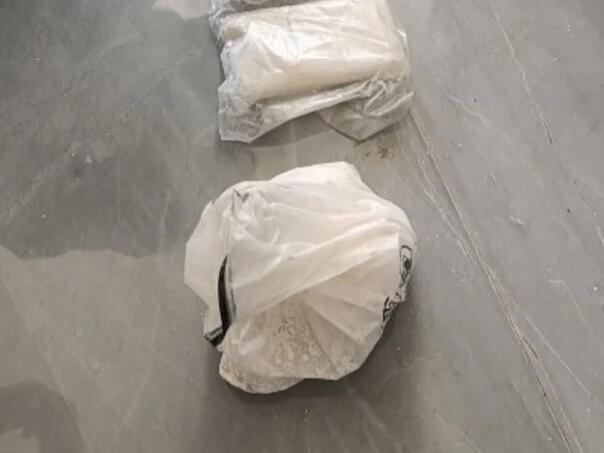 Uhapšen muškarac s pet kilograma spida i oružjem