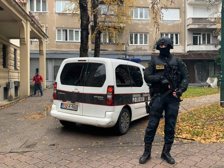 Uhapšen taksista osumnjičen za silovanje djevojke u Semizovcu