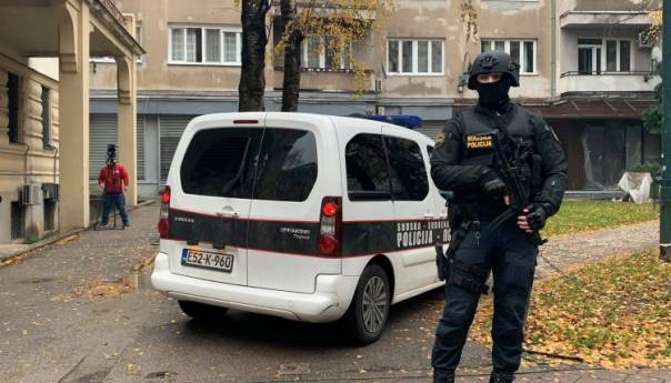 Uhapšen taksista osumnjičen za silovanje djevojke u Semizovcu