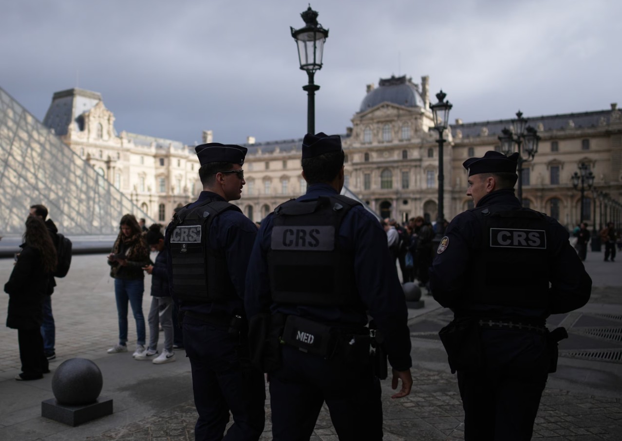 Uhapšen treći osumnjičeni za pljačku Louvrea