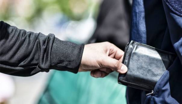 Uhapšen zbog krađe 17 novčanika u Banjoj Luci