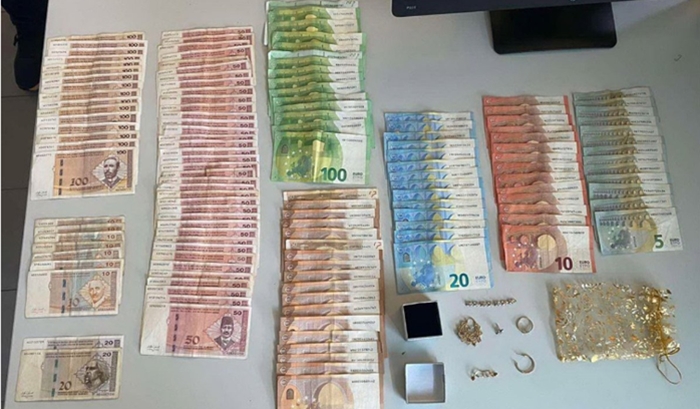 Uhapšen Zeničanin zbog krađe dva auta, pronađena droga i novac