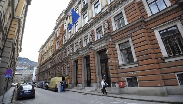 Uhapšena dvojica muškaraca zbog lažnih dojava o postavljenim bombama u Općinskom sudu